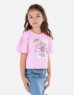 Camiseta crop para niña con estampado floral y mensaje positivo