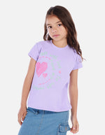 Camiseta crop para niña con estampado corazón