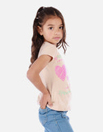 Camiseta crop para niña con estampado corazón