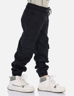 Jogger cargo para niño con bolsillos laterales y pretina ajustable