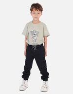 Jogger cargo para niño con bolsillos laterales y pretina ajustable