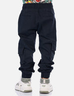 Jogger cargo para niño con bolsillos laterales y pretina ajustable