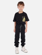 Jogger cargo para niño con bolsillos laterales y pretina ajustable