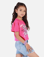 Camiseta crop para niña con estampado urbano