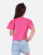 Camiseta crop para niña con estampado urbano