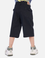 Bermuda carpintera para niño con bolsillos decorativos