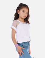 Blusa tipo crop para niña con diseño de malla