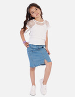 Blusa tipo crop para niña con diseño de malla