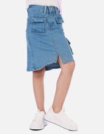 Falda midi tipo cargo para niña con bolsillos y abertura frontal