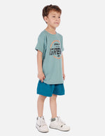 Conjunto para niño con camiseta estampada y short deportivo