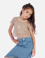 Blusa tipo crop para niña con diseño de malla
