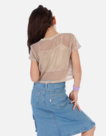 Blusa tipo crop para niña con diseño de malla