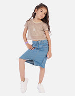 Blusa tipo crop para niña con diseño de malla