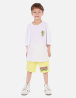 Conjunto urbano para niño con camiseta estampada y bermuda cómoda