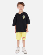 Conjunto urbano para niño con camiseta estampada y bermuda cómoda