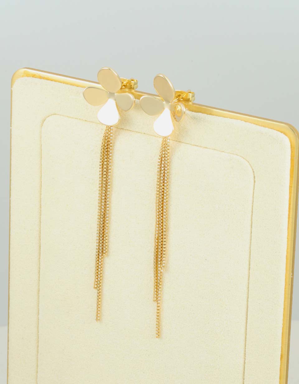 Aretes Colgantes Dorados con Diseño Floral y Cadenas