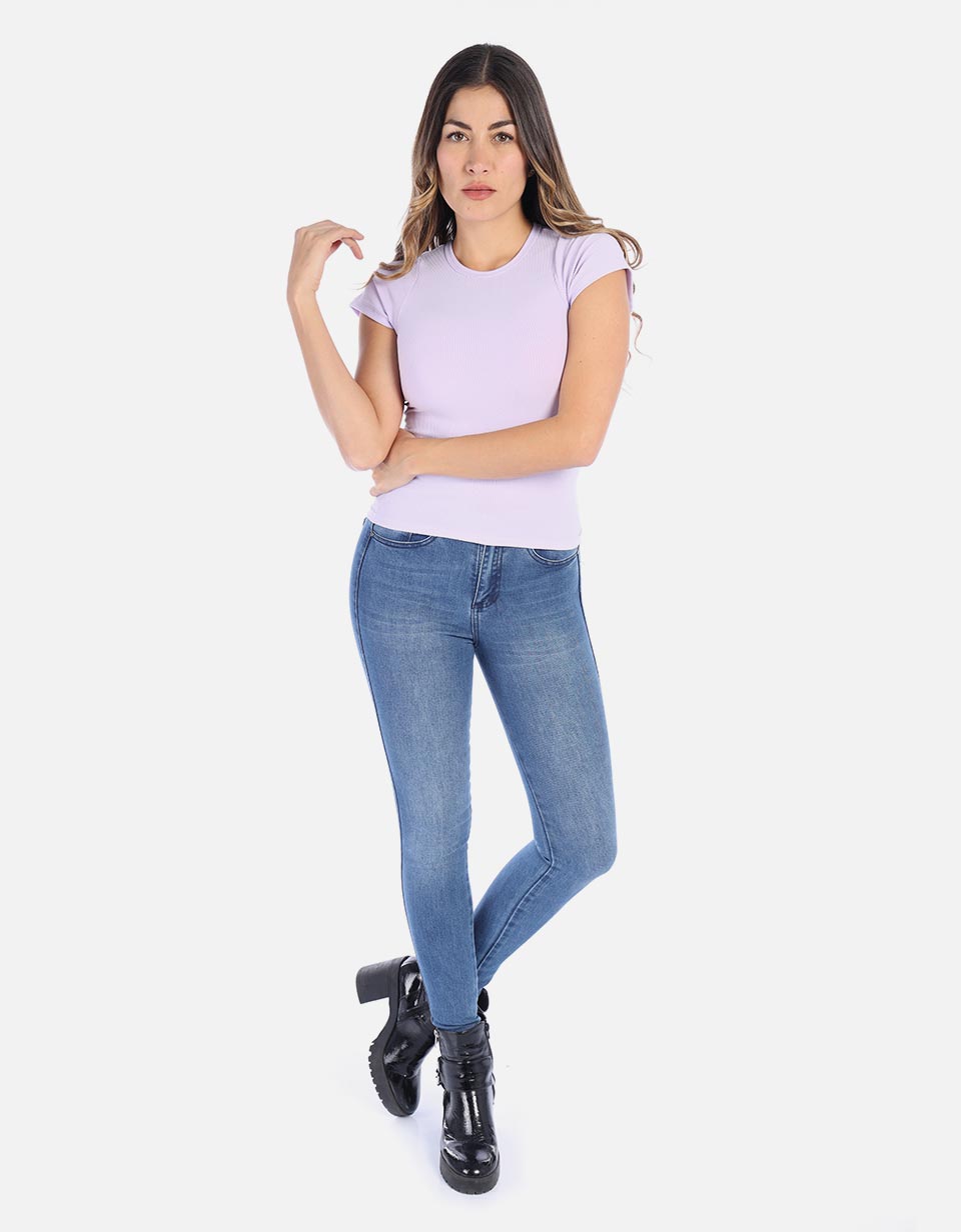 Camiseta básica manga corta en rib cuello redondo Mujer