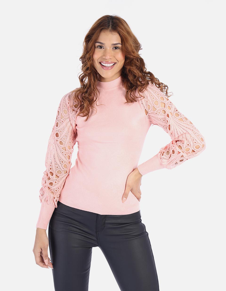 Blusa tejida con mangas en encaje