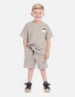 Conjunto niño ligero y versátil