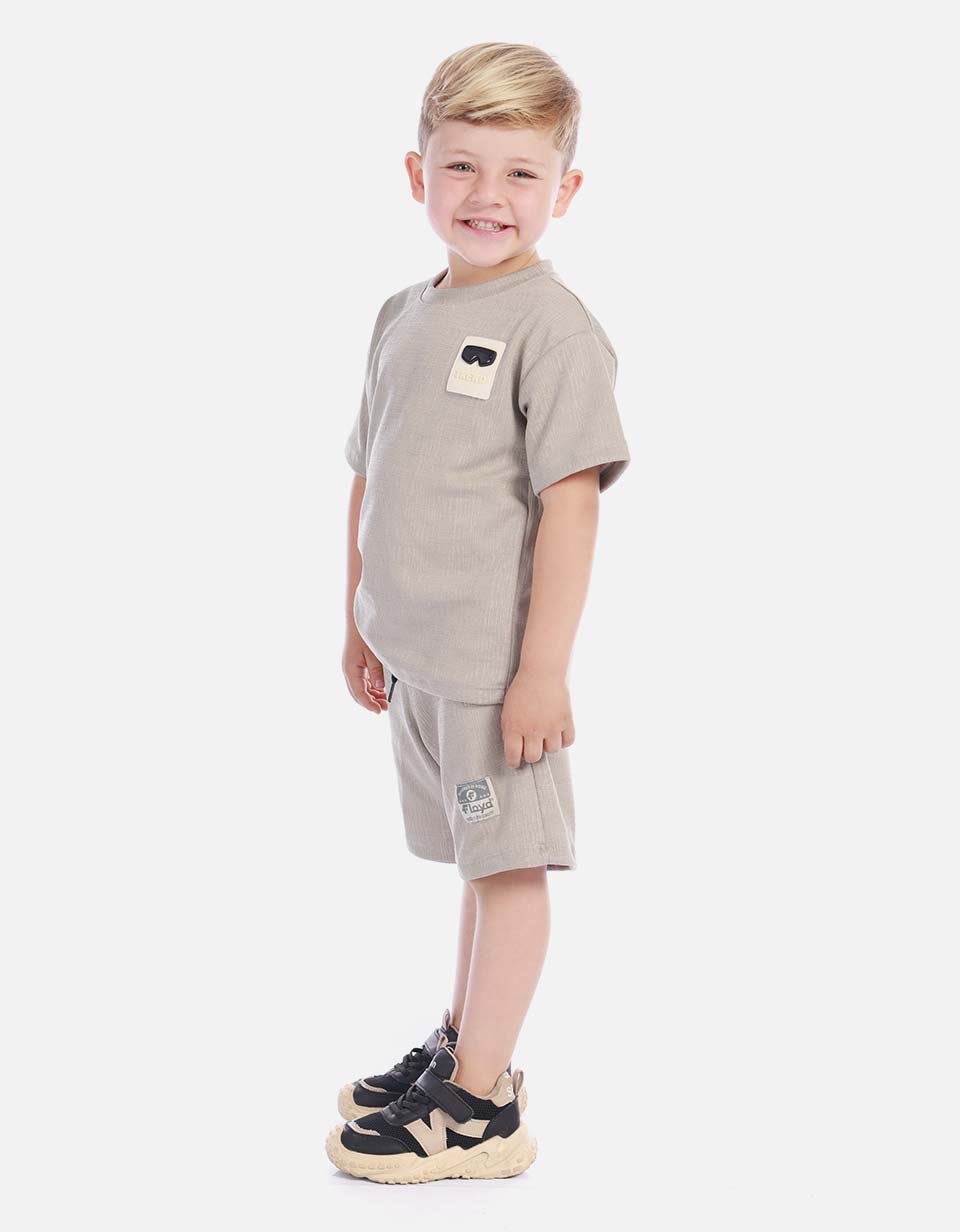 Conjunto niño ligero y versátil