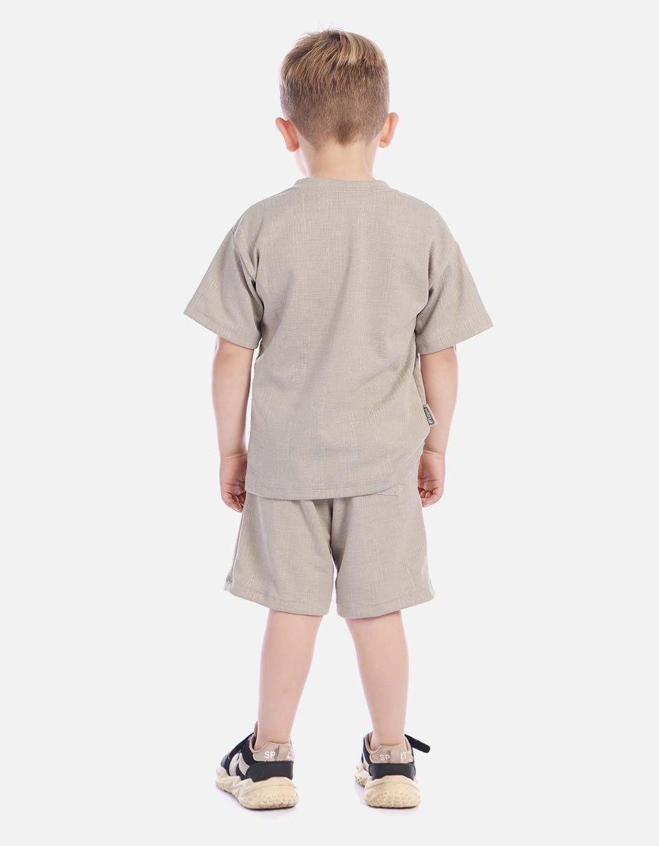 Conjunto niño ligero y versátil