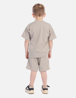 Conjunto niño ligero y versátil