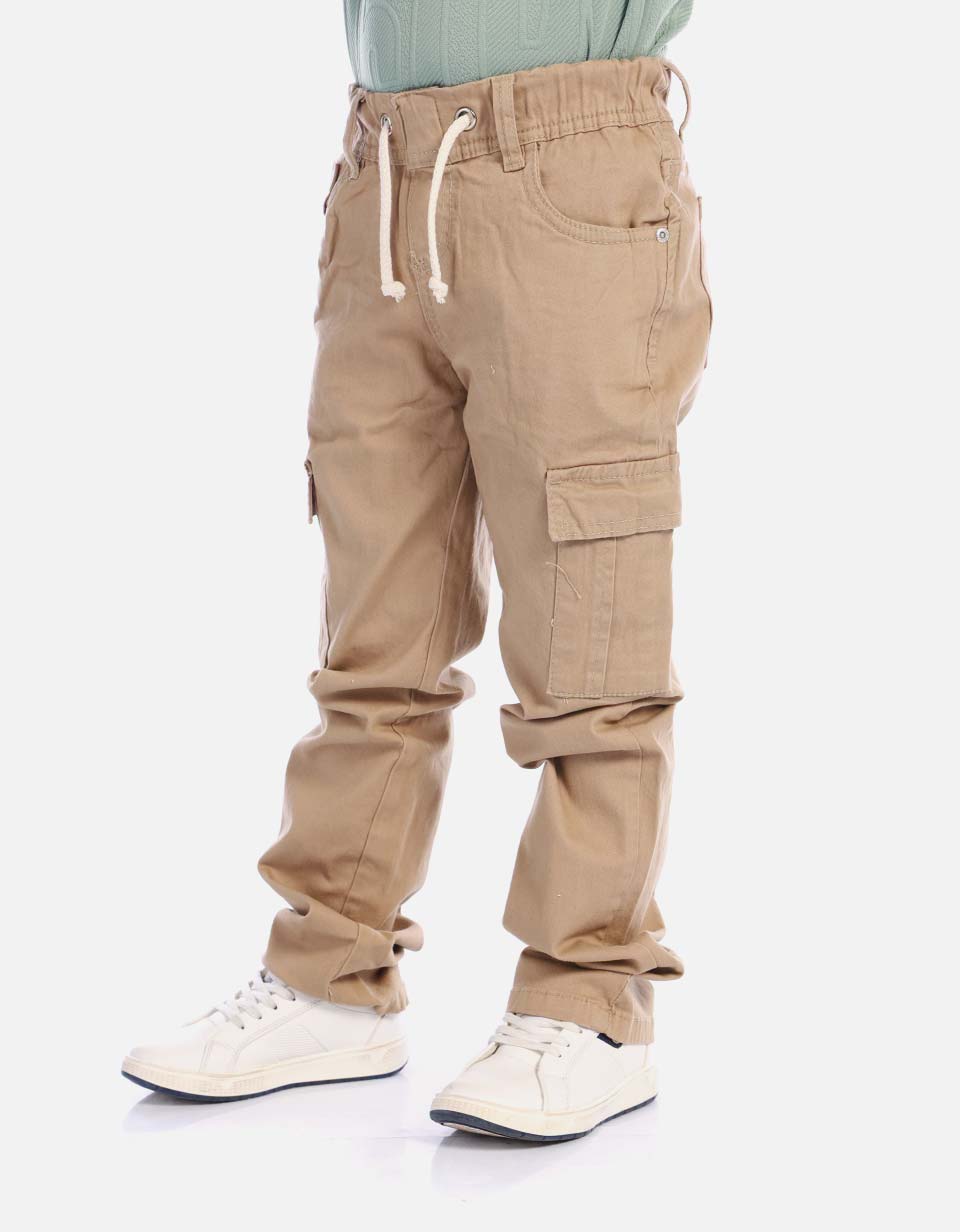 Pantalón niño casual con bolsillos cargo