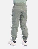 Jogger cargo niño con cordón ajustable
