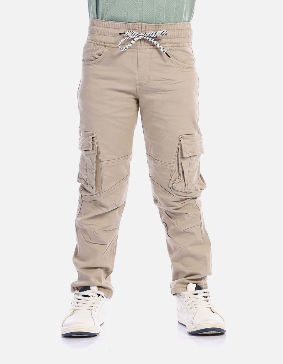 Pantalón jogger niño resistente y versátil