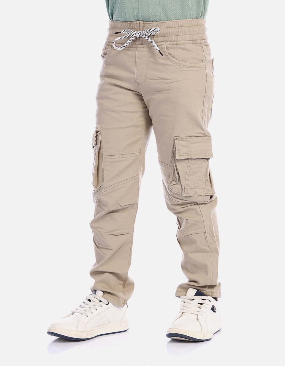 Pantalón jogger niño resistente y versátil