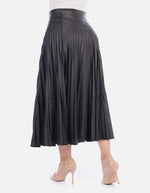 Falda midi plisada con caída fluida