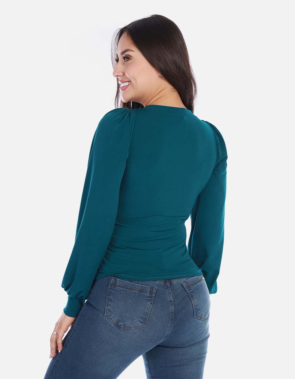Blusa manga larga con diseño ajustado