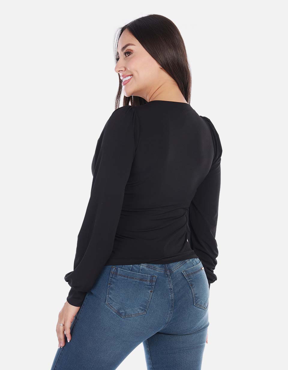 Blusa manga larga con diseño ajustado