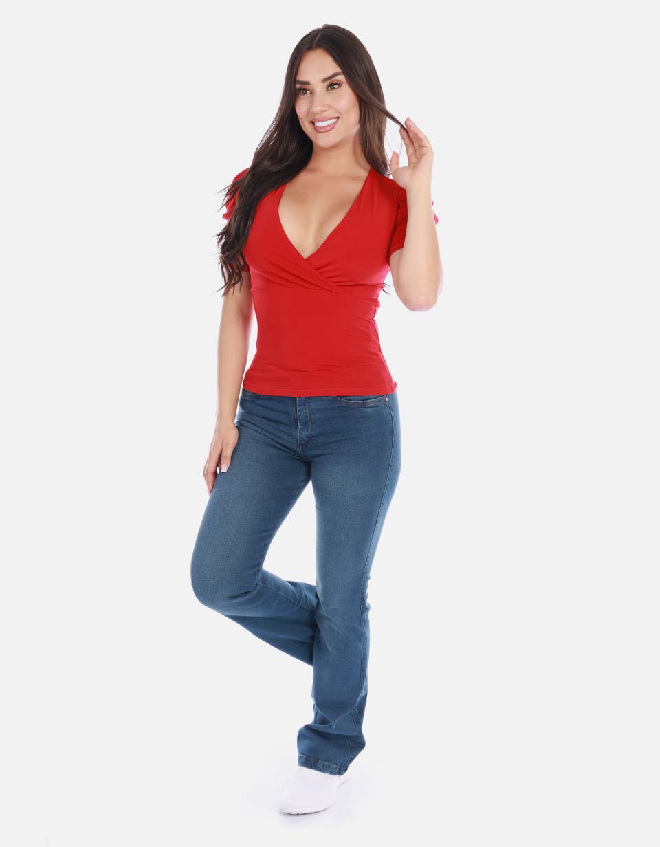 Blusa femenina con escote en V